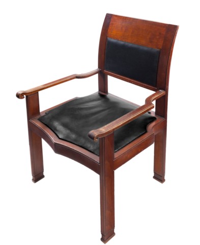 3) Josip Plečnik: křeslo prezidenta Masaryka / 1923−25 dřevo, koženka / 99 x 66 x 64 cm cena: 1 310 000 Kč Sýpka 28. 2. 2016