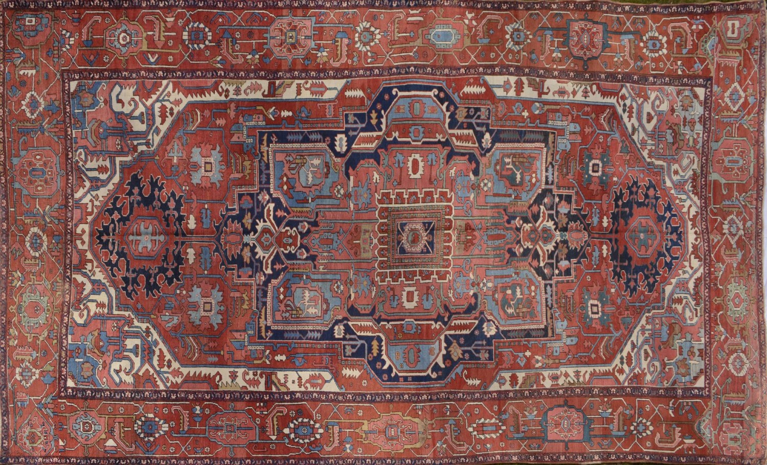 Koberec typu Heriz, severozápadní Irán, 1. třetina 20. stol. vlna, 560 x 340 cm dosažená cena: 228 000 Kč Zezula, 14. 4. 2018