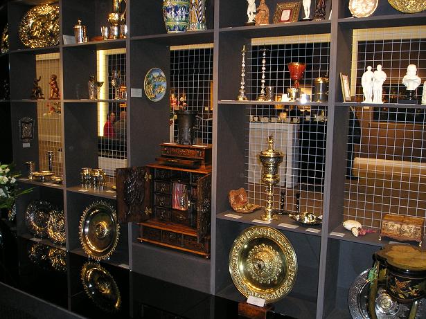 Interiér stánku Galerie Neuse na veletrhu TEFAF, březen 2013, foto: Hana Šimonová