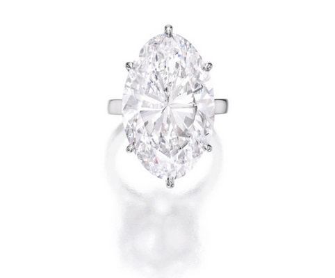 Platinový a diamantový prsten / 22,30 karátů / Sotheby's 21. dubna 2015 / 3 250 000 USD, online prodej