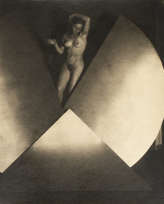 František Drtikol: Kompozice, 1924 fotografie, 29,2 x 23,4 cm, cena: 37 500 GBP