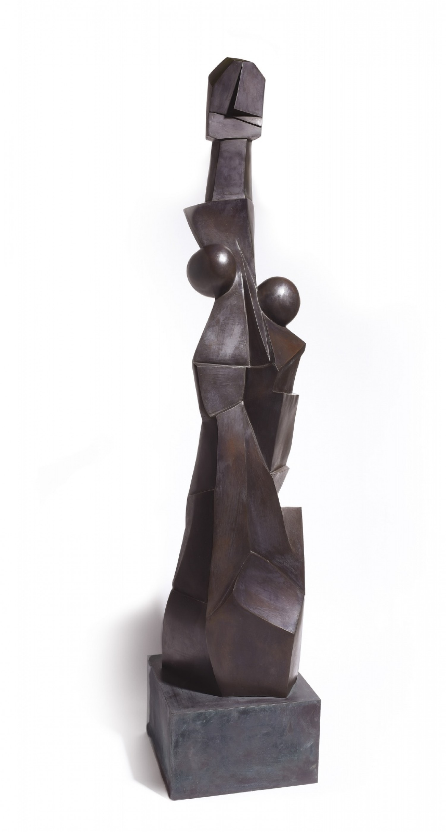 Ota Janeček: Žena, 1944 bronz, výška 164 cm vyvolávací cena: 480 000 Kč + 25% provize Prague Auctions 24. 6. 2018