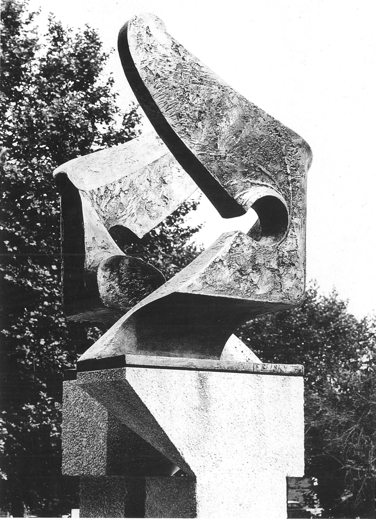 František Bělský: Oracle, 1973, původní způsob umístění plastiky v Bristolu, podle knihy Franta Bělský Sculpture, Richter, Prague/A. Zwemmer Ltd., London 1992